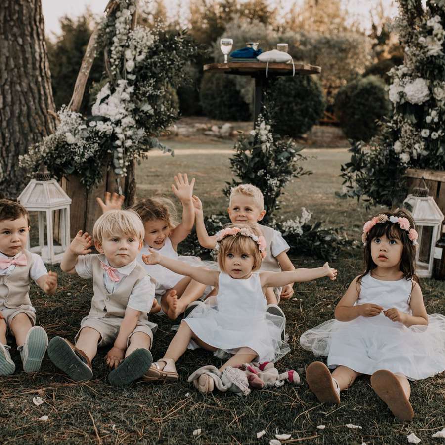 kids at a wedding