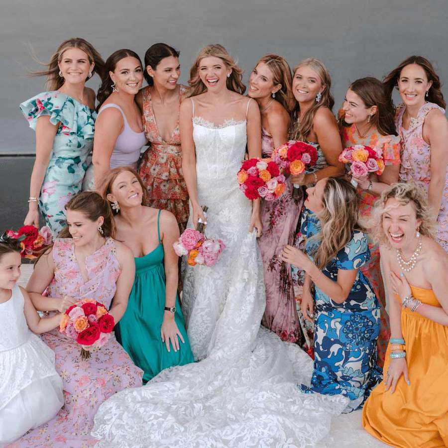 bride with her bridal party